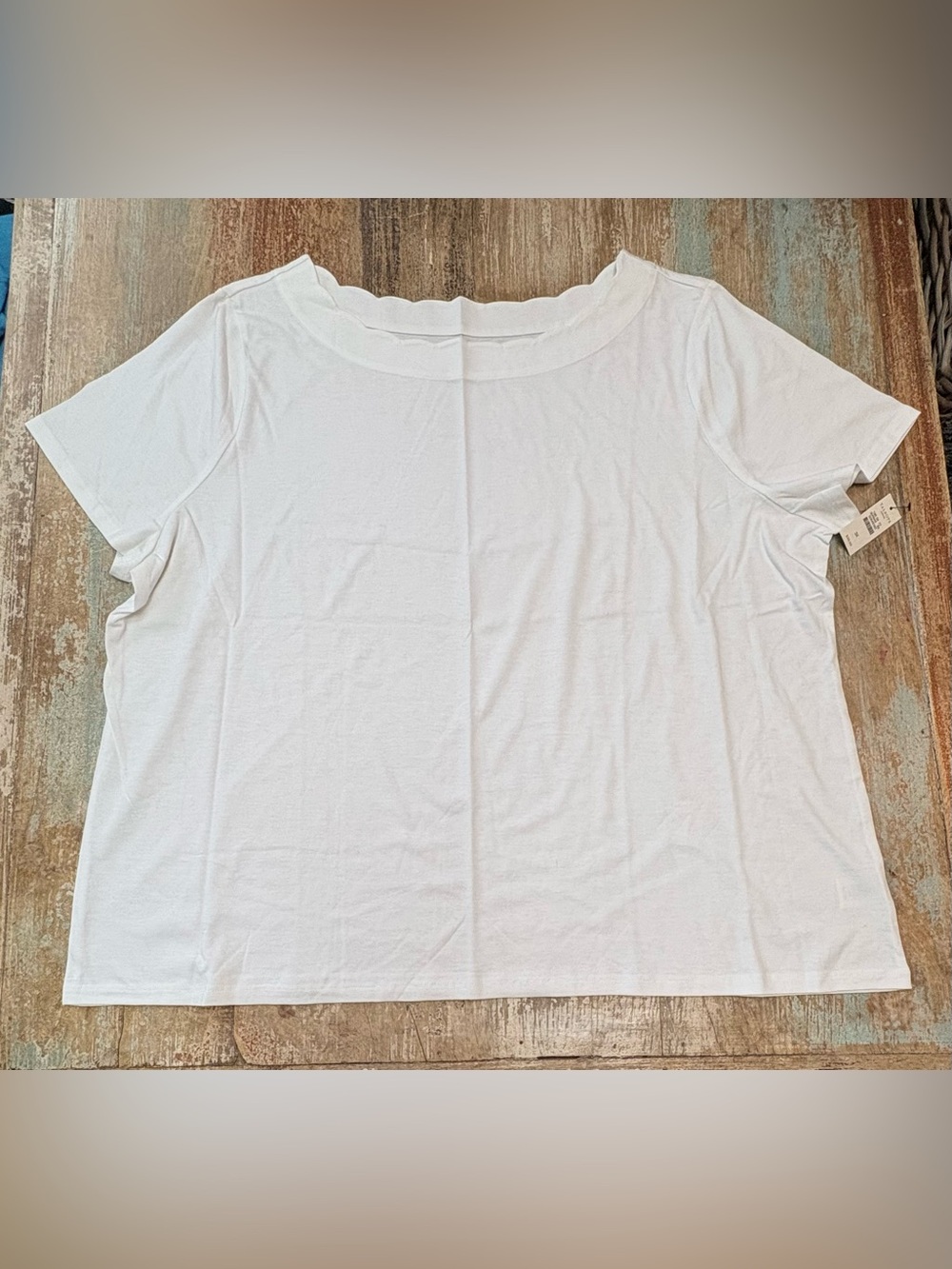 Talbots White Scalloped Boat Neck Short Sleeve Tee